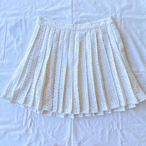 Abercrombie & Fitch White Pleated Skirt
